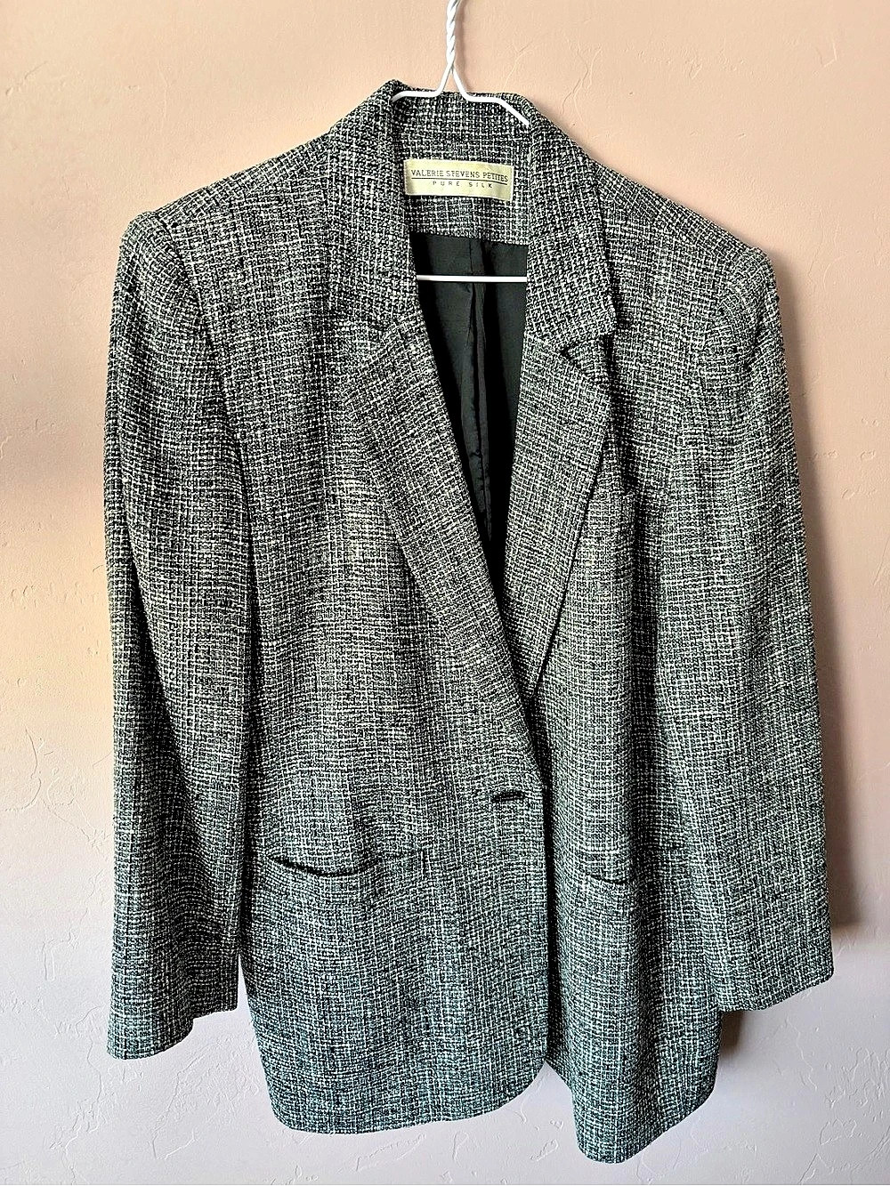 Valerie Stevens Checkered Blazer in Gray & Black Size Large Like New